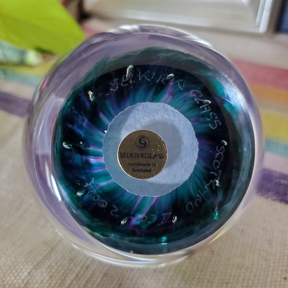 Selkirk Art Glass Hand-blown 'ICON' 2004 Scotland Paperweight - Picture 5 of 6